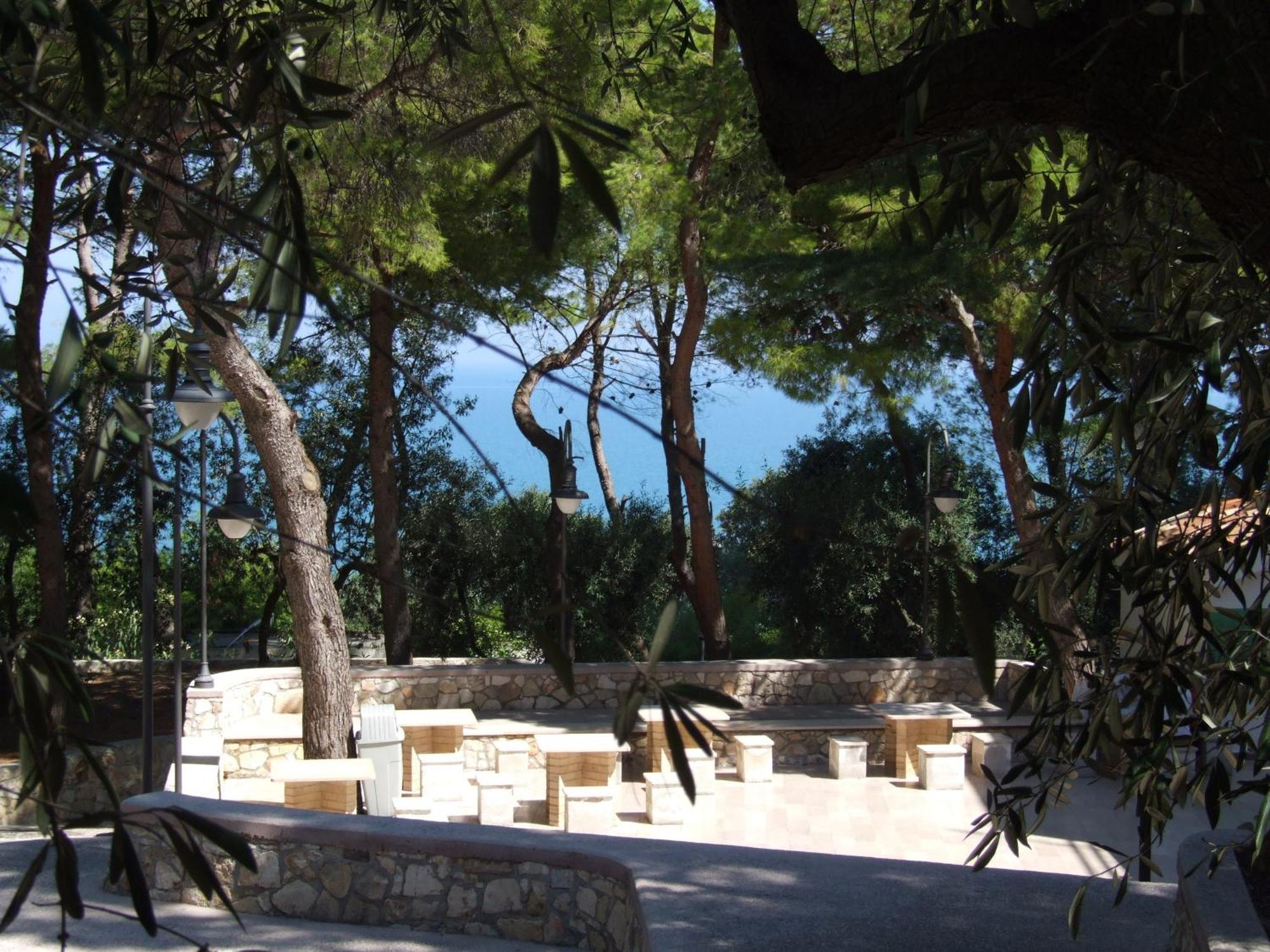 Villaggio Hotel Ripa Rodi Garganico Buitenkant foto